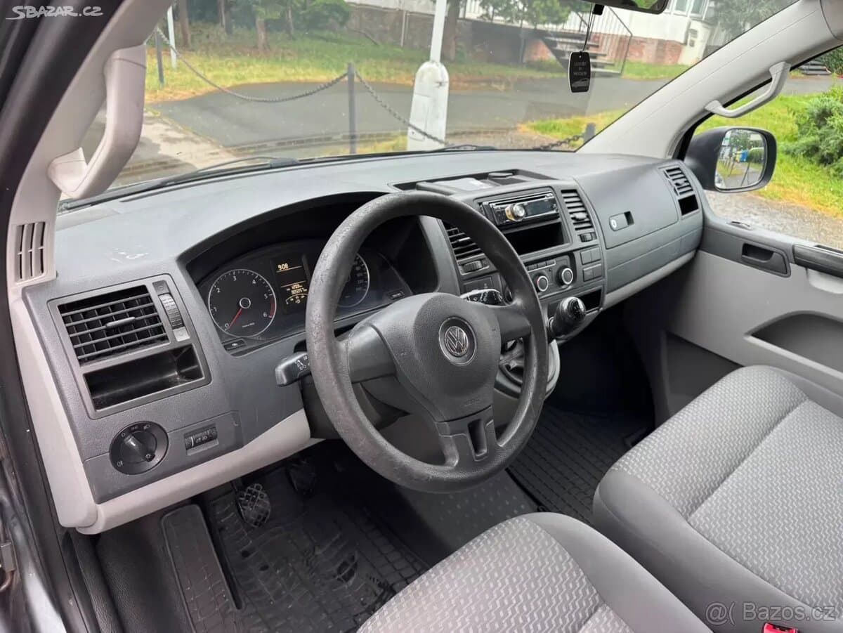 2010 Volkswagen CARAVELLE - 8