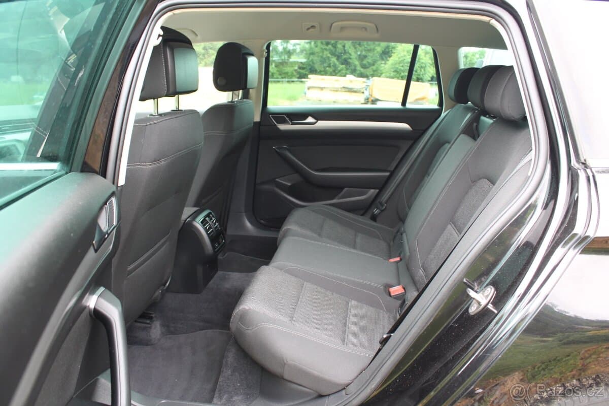 2015 Volkswagen PASSAT - 8