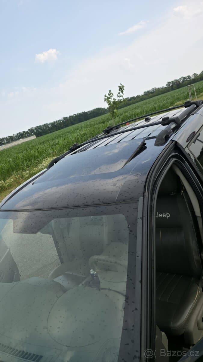 2005 Jeep CHEROKEE - 8