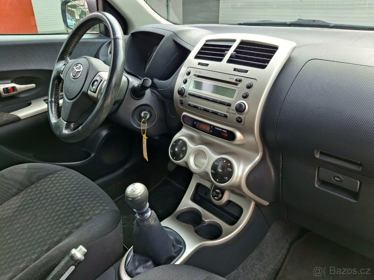 2010 Toyota OSTATNÍ - 8