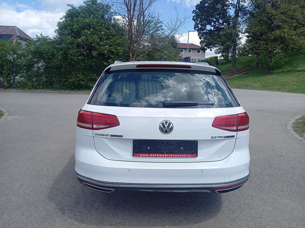 2016 Volkswagen PASSAT - 8