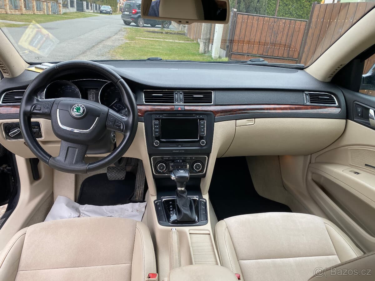 2011 Škoda SUPERB - 8
