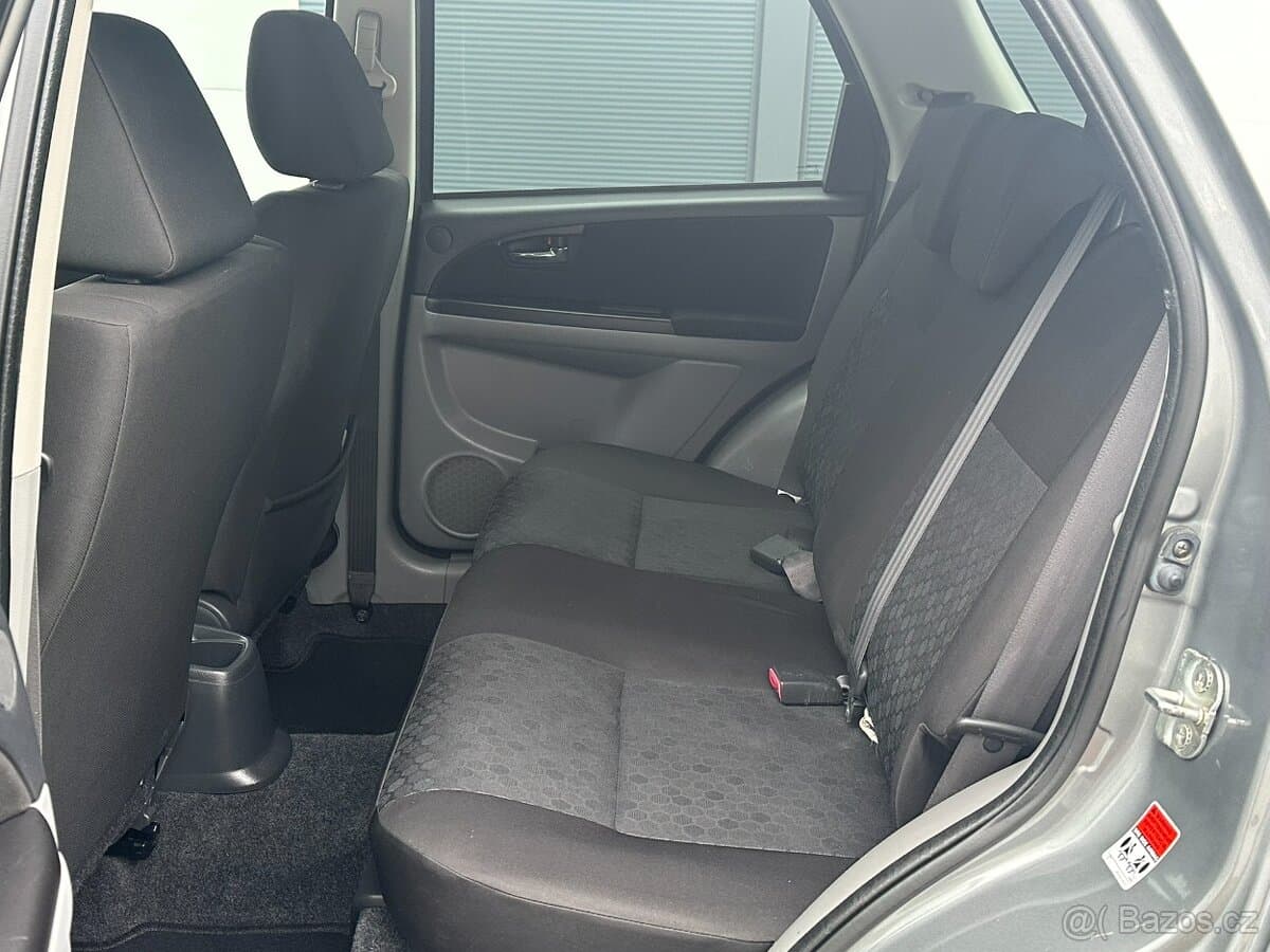 2012 Suzuki SX4 - 8