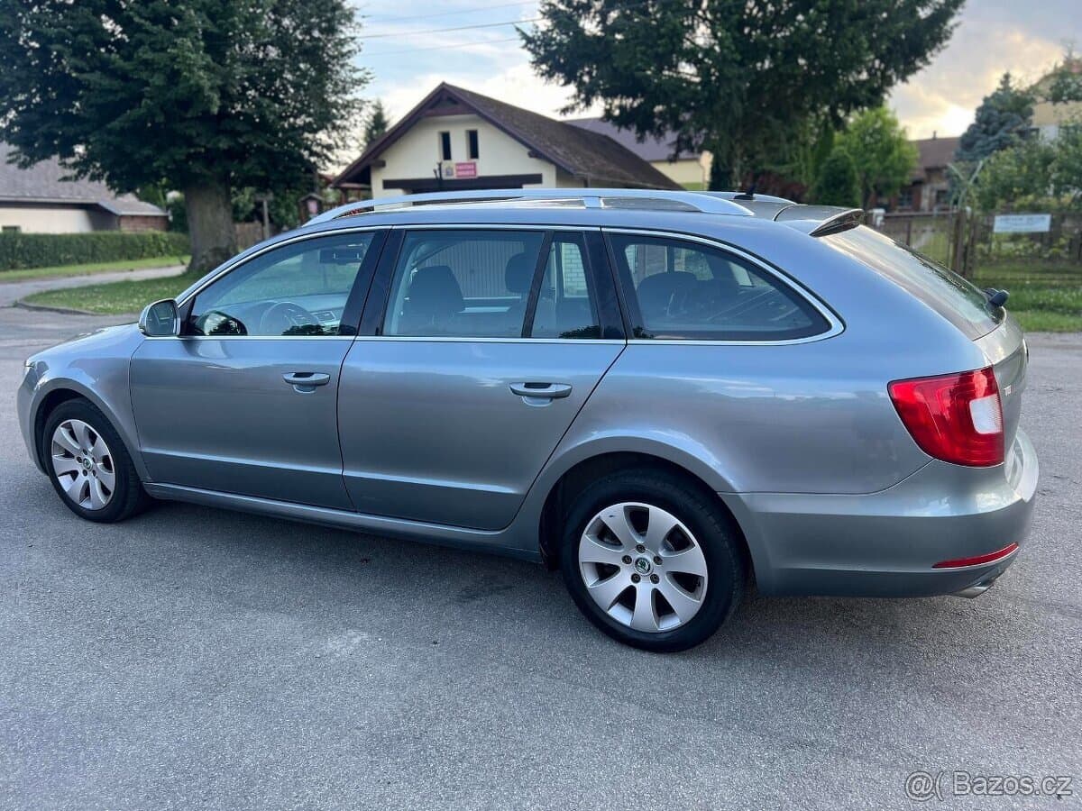 2010 Škoda SUPERB - 8