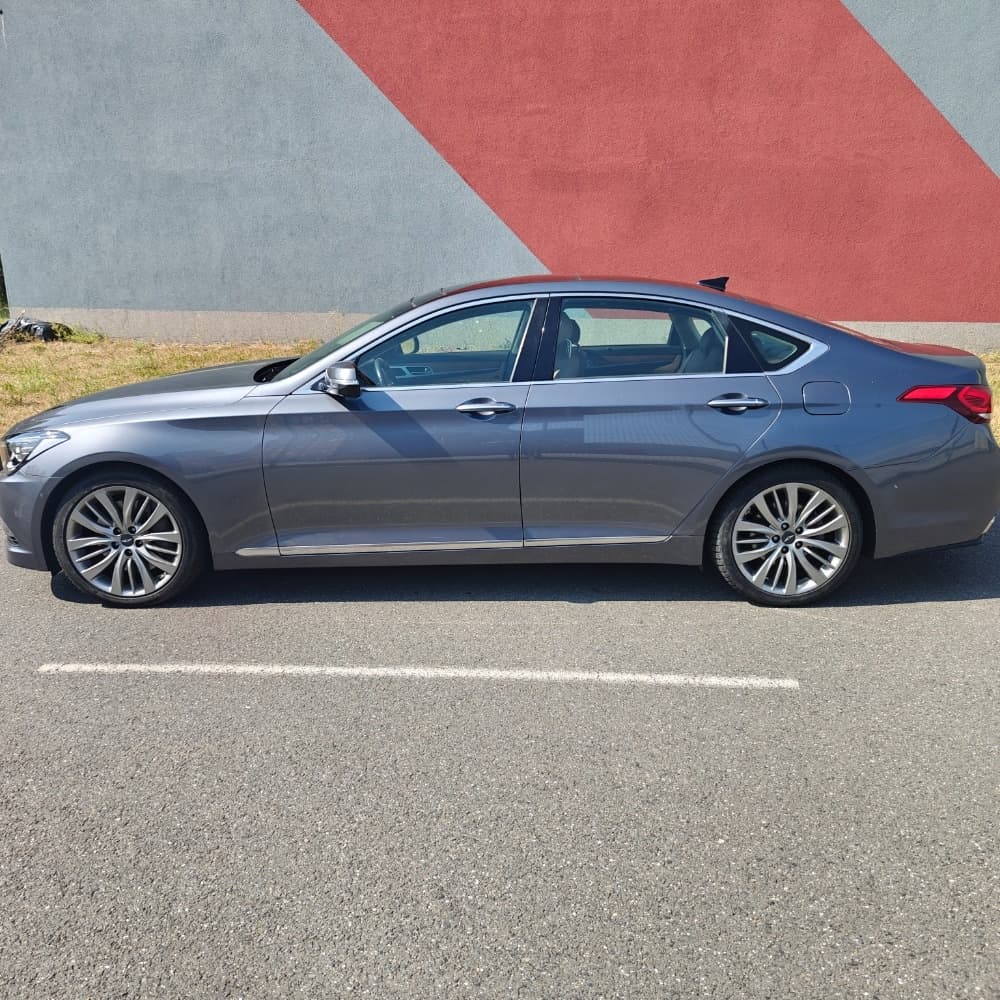 2015 Hyundai GENESIS - 8