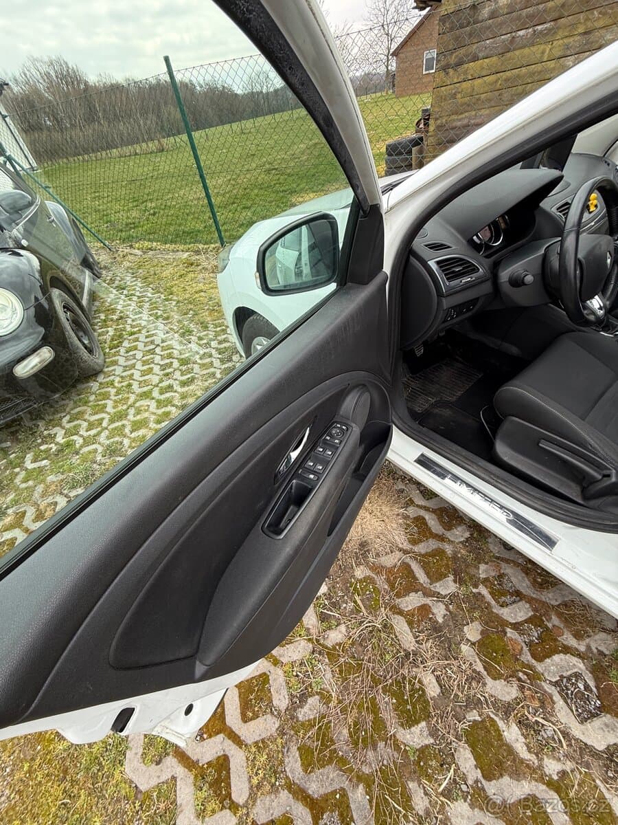 2016 Renault MEGANE - 8