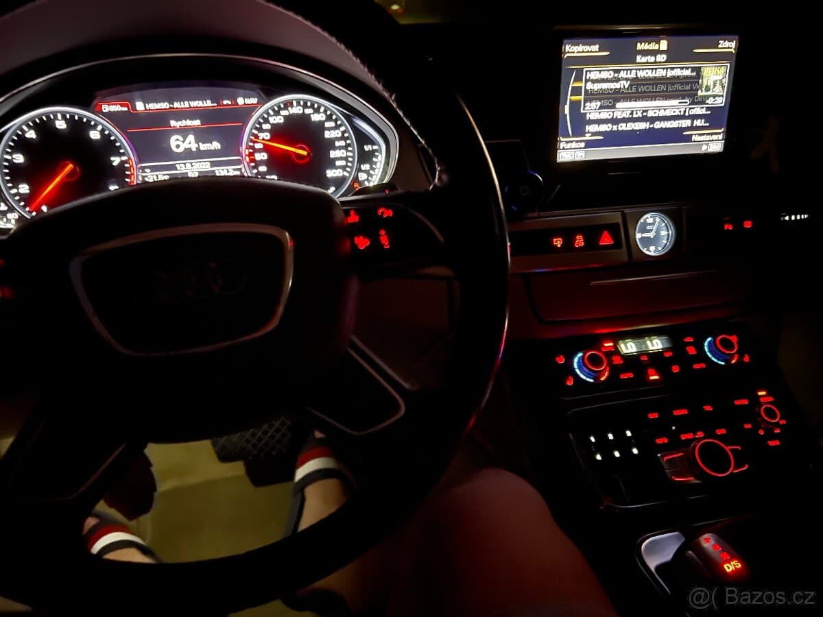 Audi A8 - 8
