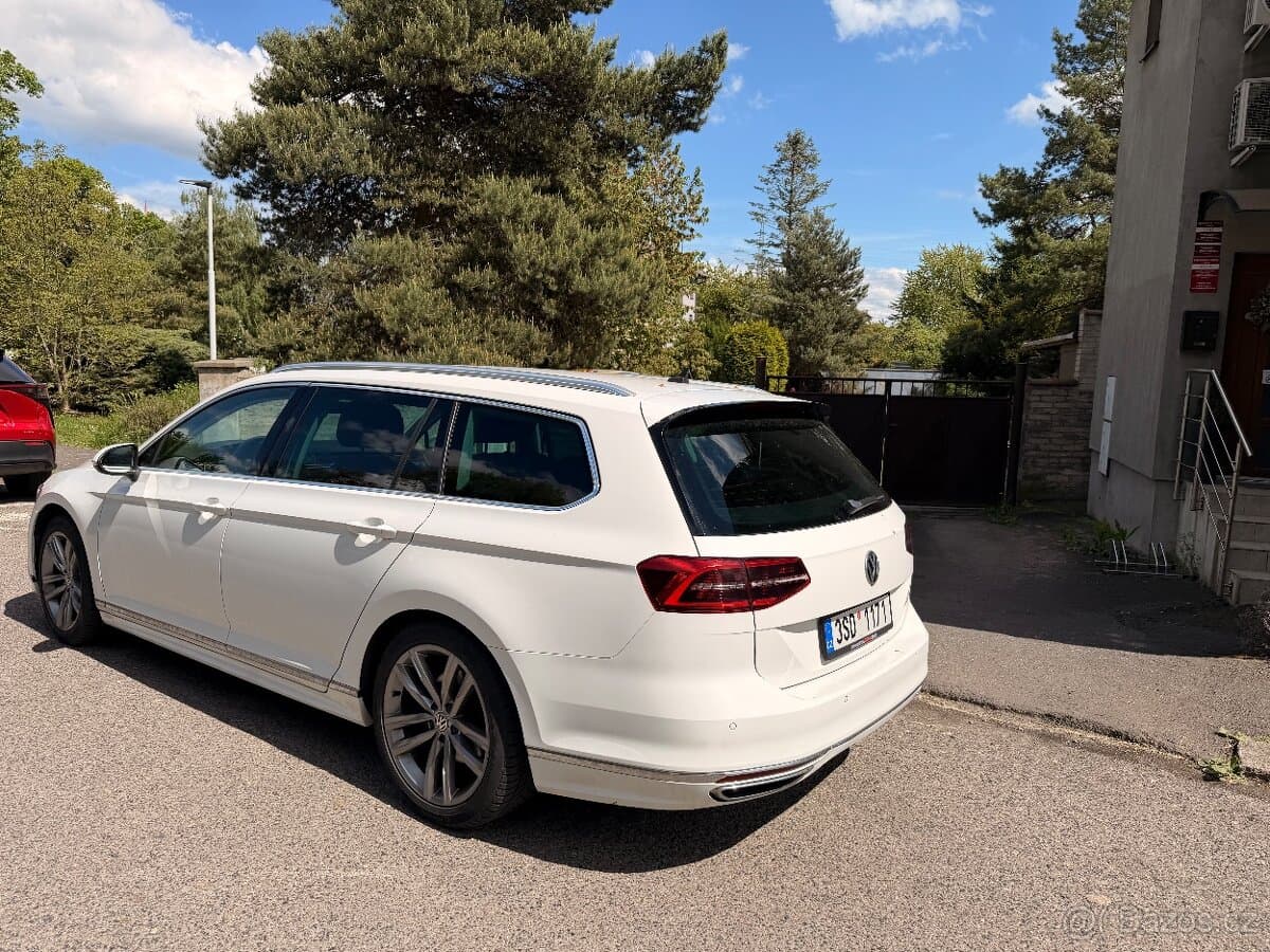 2016 Volkswagen PASSAT - 8