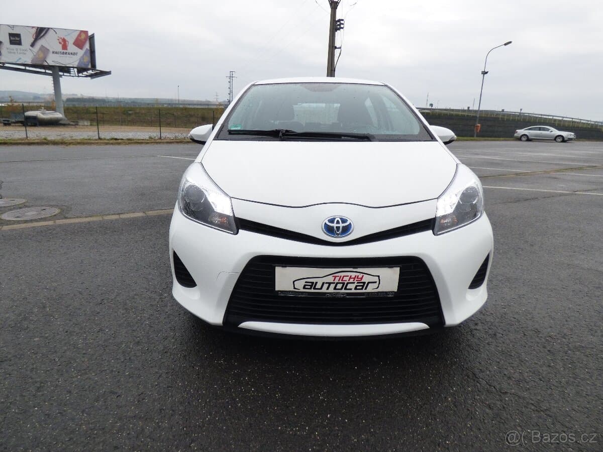 2013 Toyota YARIS - 8
