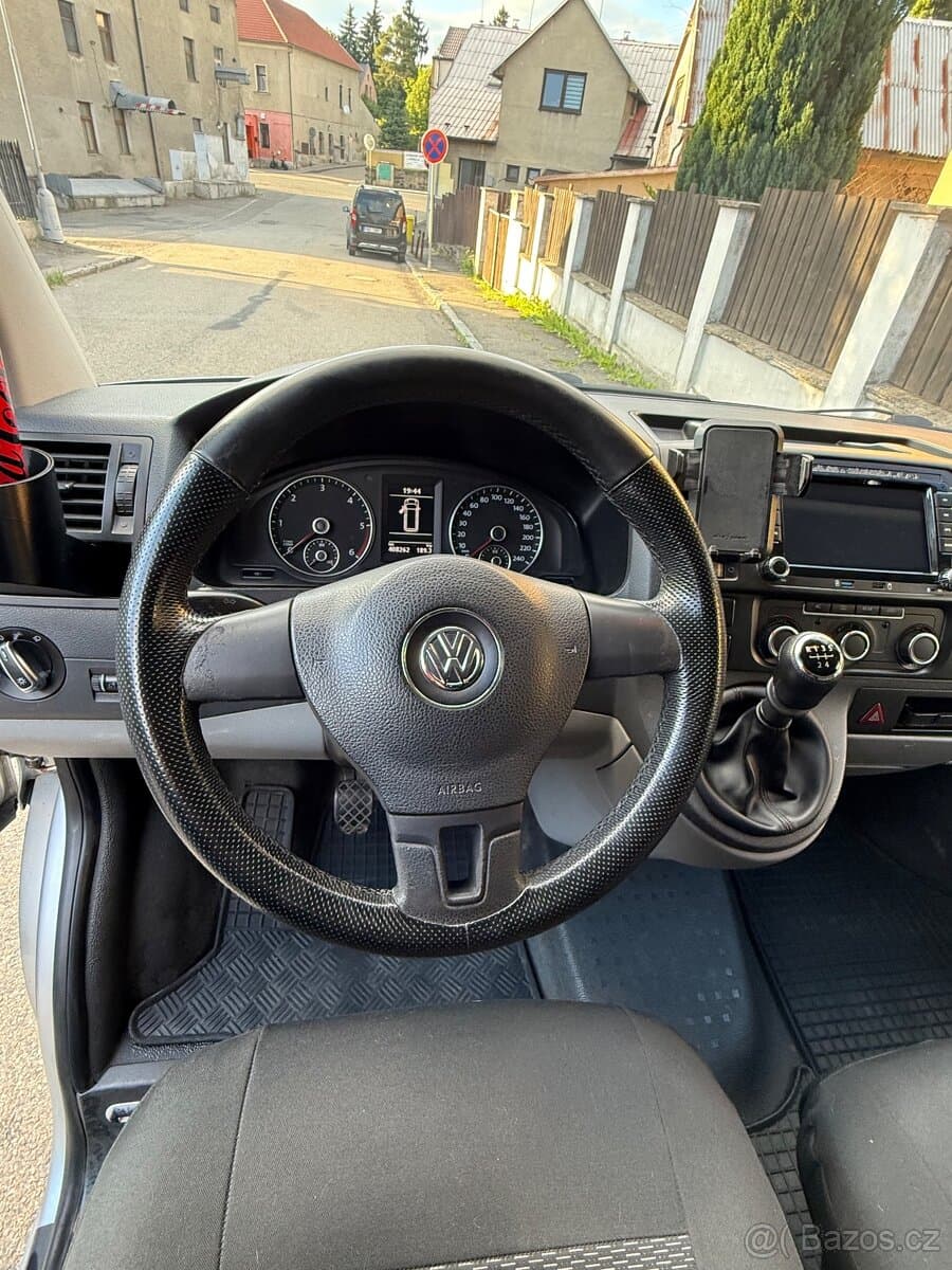 2010 Volkswagen CARAVELLE - 8