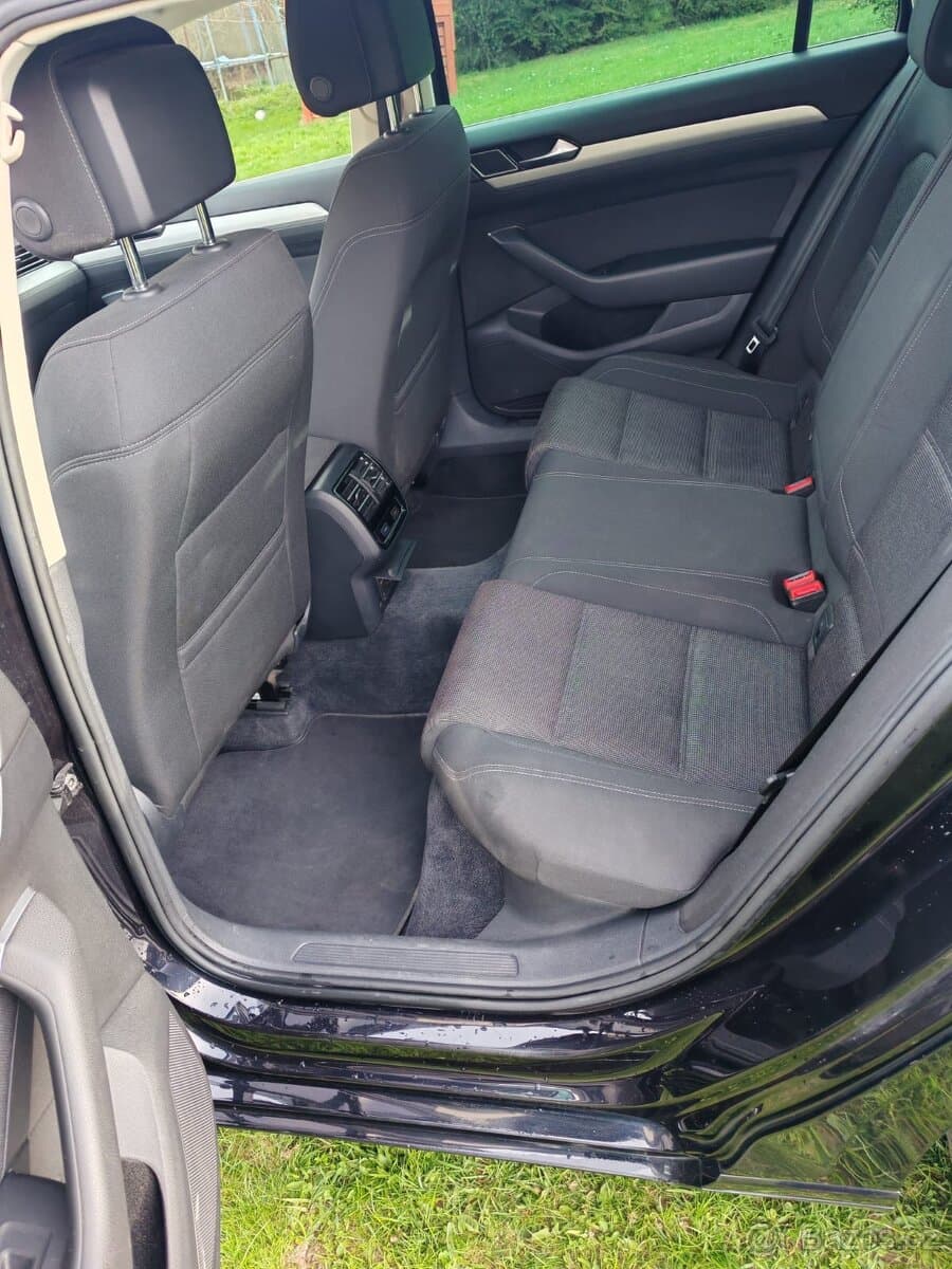 2015 Volkswagen PASSAT - 8