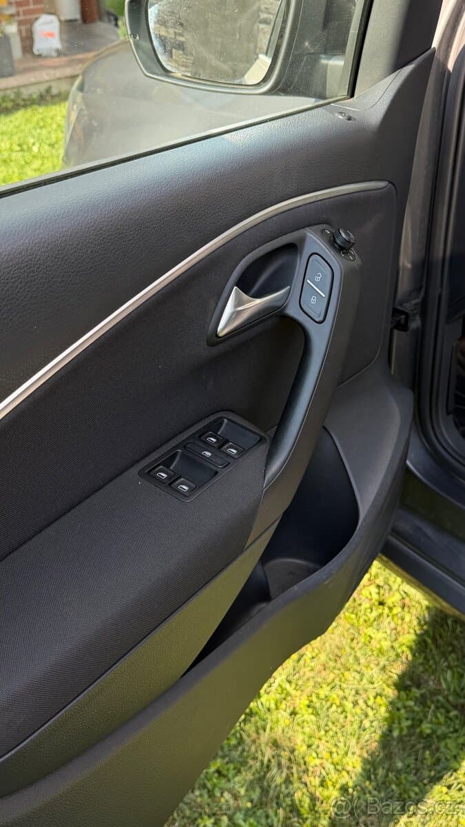 2015 Volkswagen POLO - 8