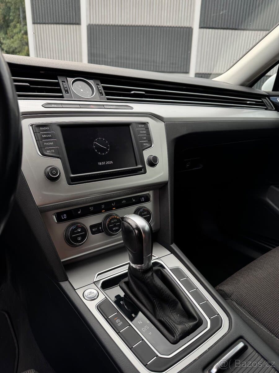 2015 Volkswagen PASSAT - 8