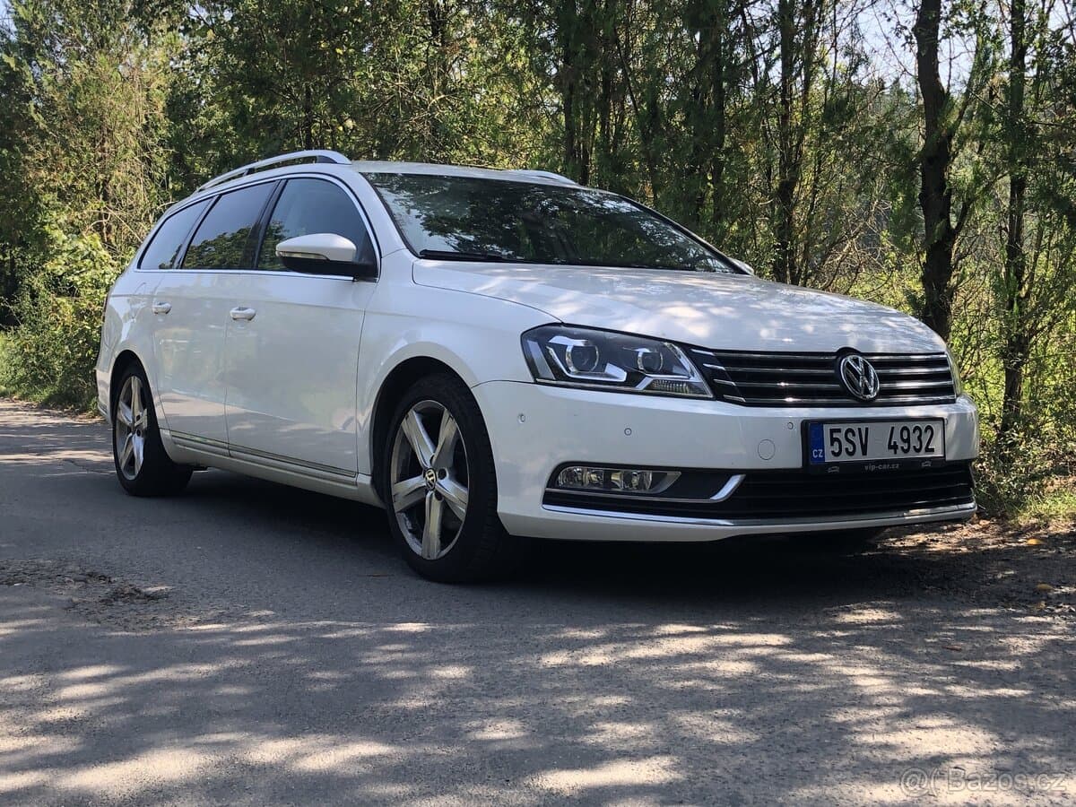 2011 Volkswagen PASSAT - 8