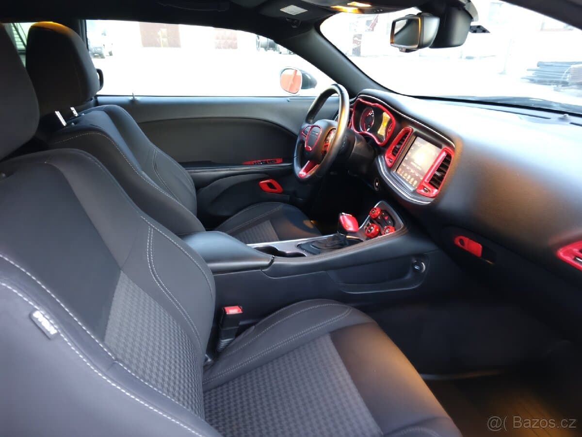 2016 Dodge CHALLENGER - 8
