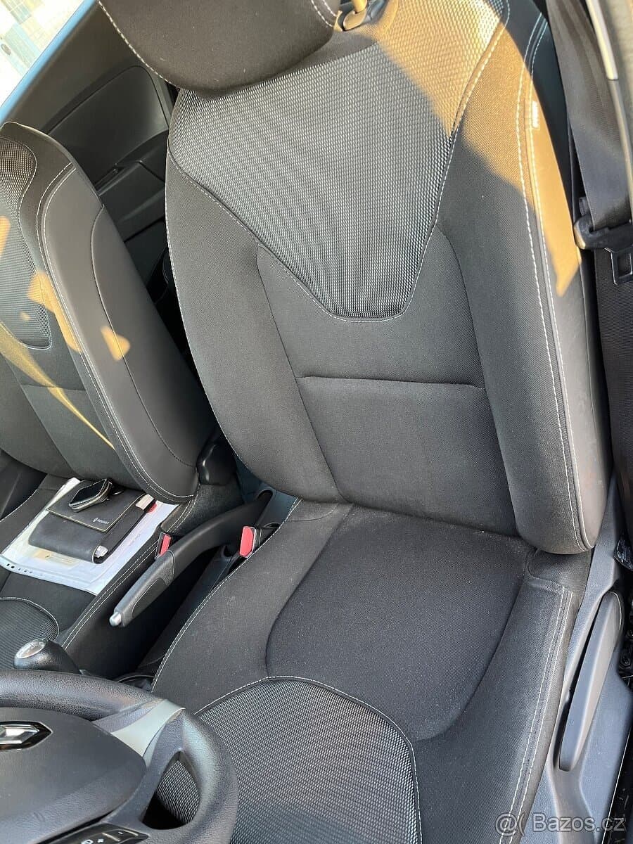 Renault CLIO - 8