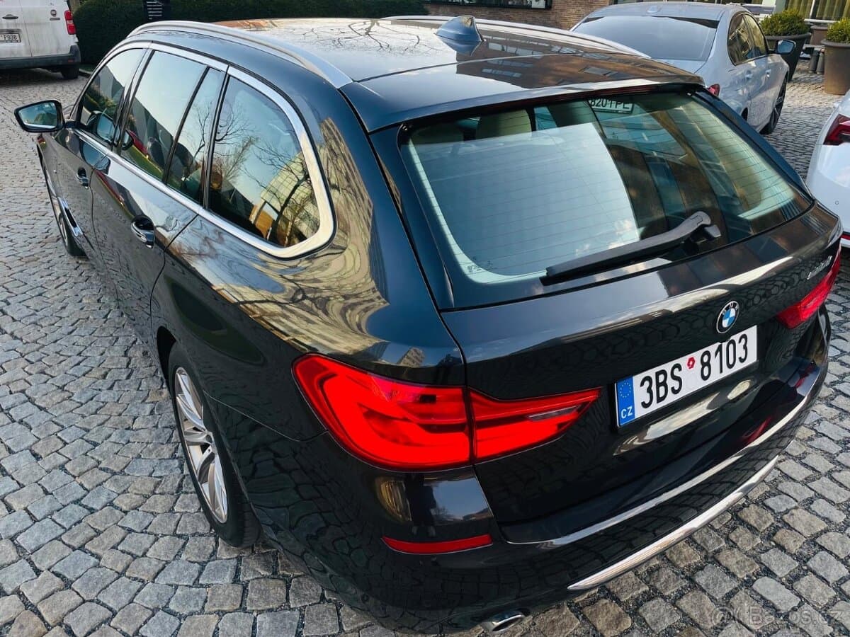 2019 BMW 5-SERIES - 8
