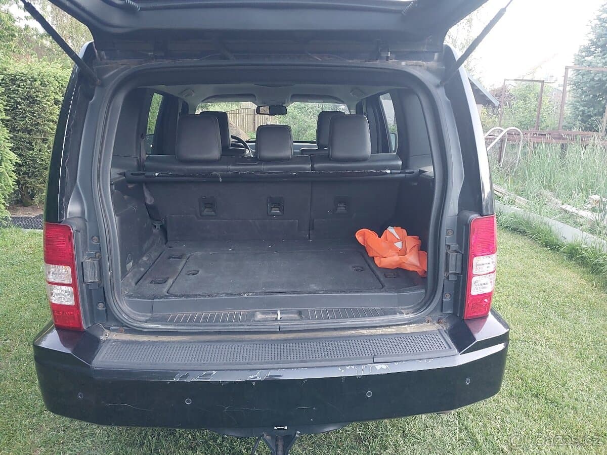 2010 Jeep CHEROKEE - 8