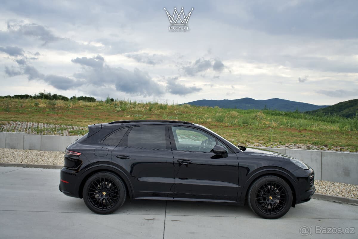 2021 Porsche CAYENNE - 8
