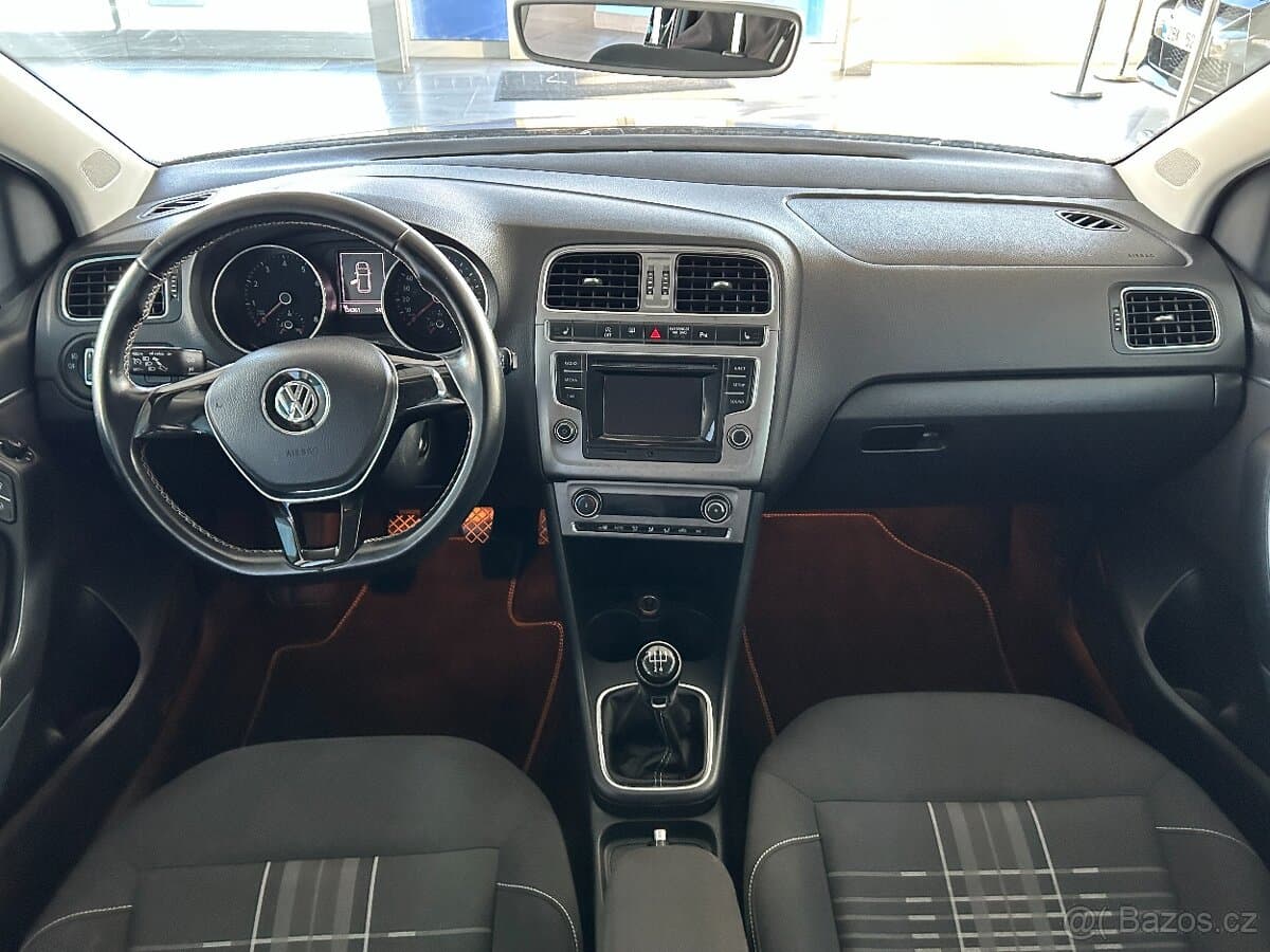 2015 Volkswagen POLO - 8