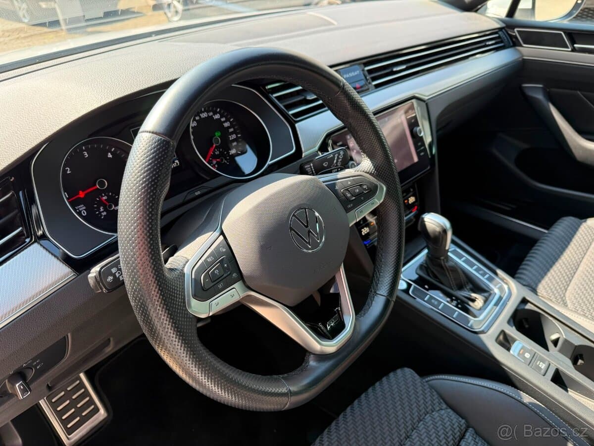 Volkswagen PASSAT - 8