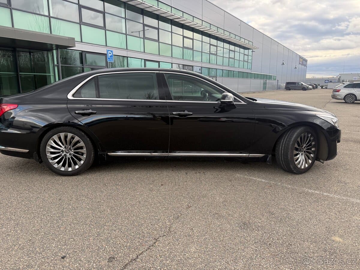2017 Genesis G90 - 8