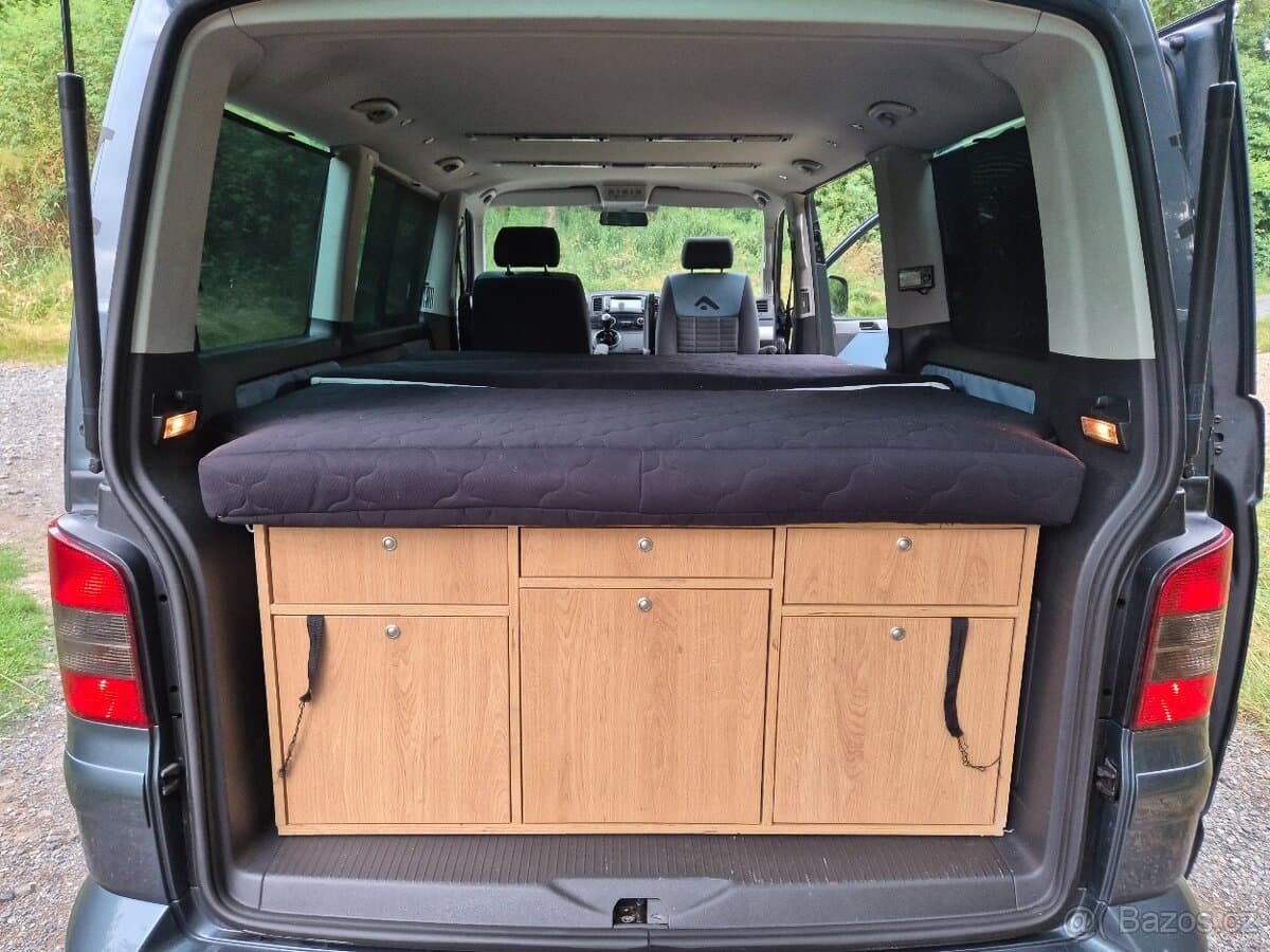 Volkswagen MULTIVAN - 8