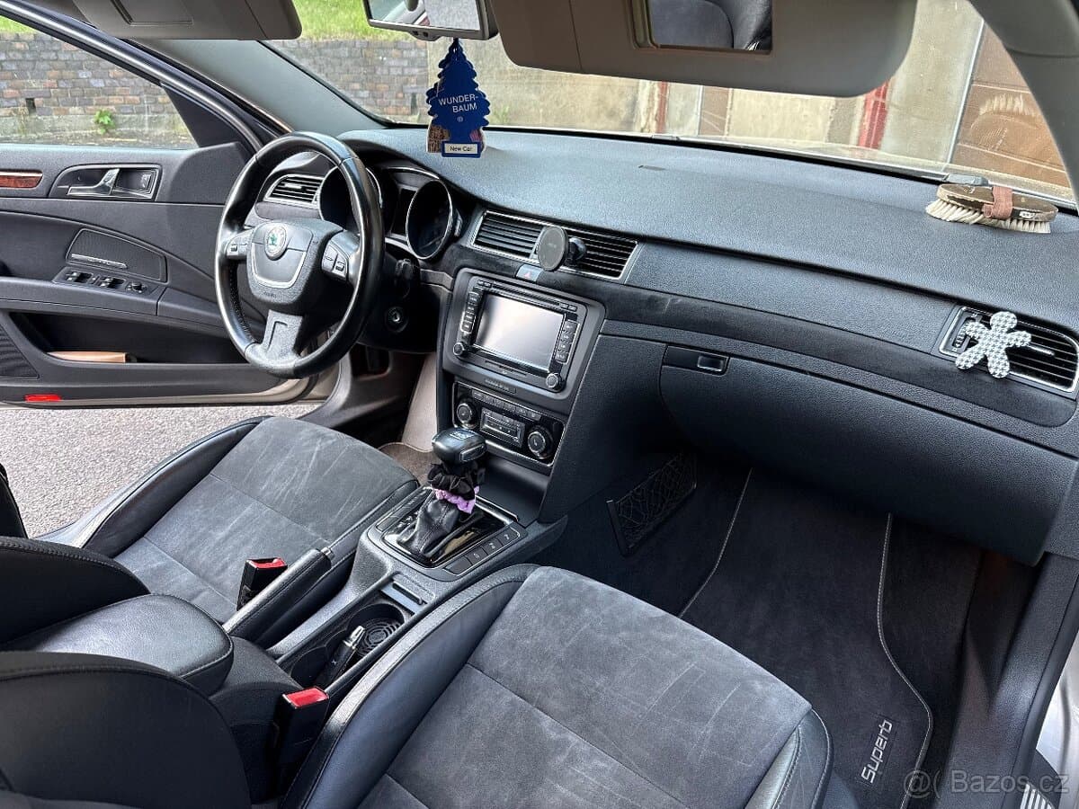 2010 Škoda SUPERB - 8