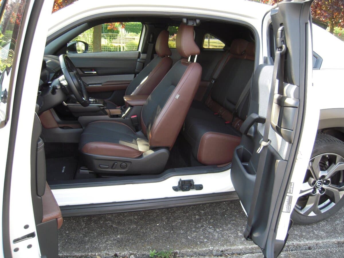 2023 Mazda MX-30 - 8