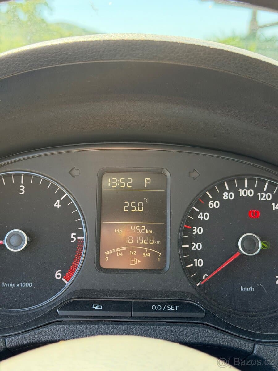 2010 Volkswagen POLO - 8