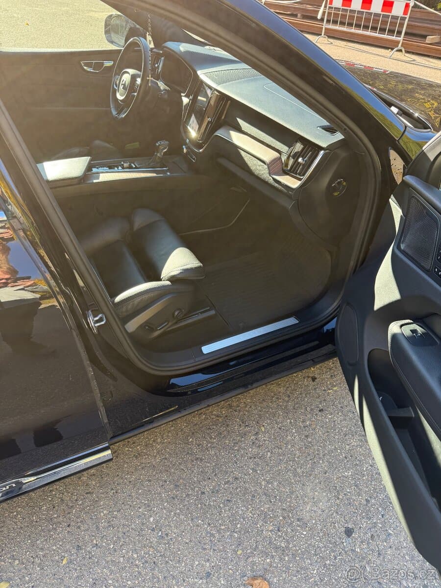 2019 Volvo XC60 - 8