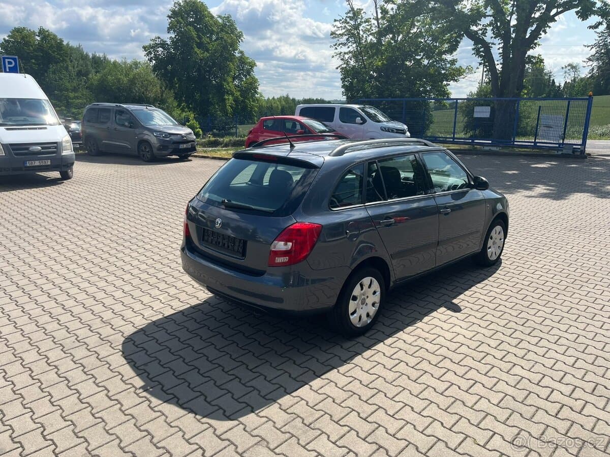 2010 Škoda FABIA - 8