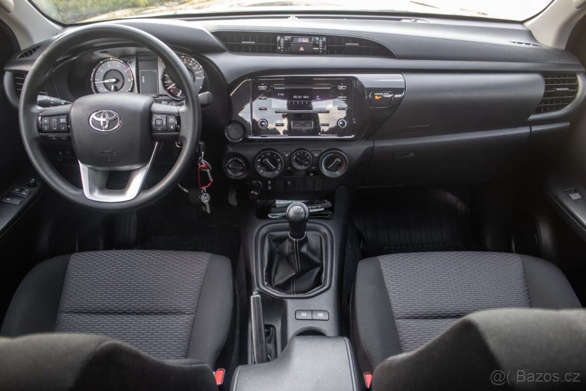 2021 Toyota HILUX - 8
