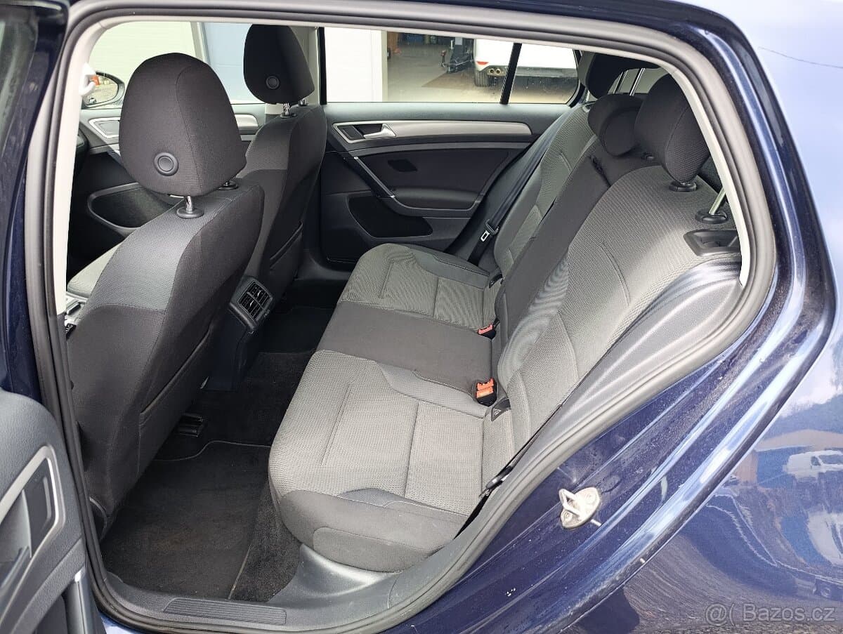 Volkswagen GOLF - 8