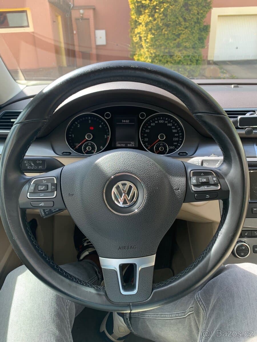 2014 Volkswagen PASSAT - 8