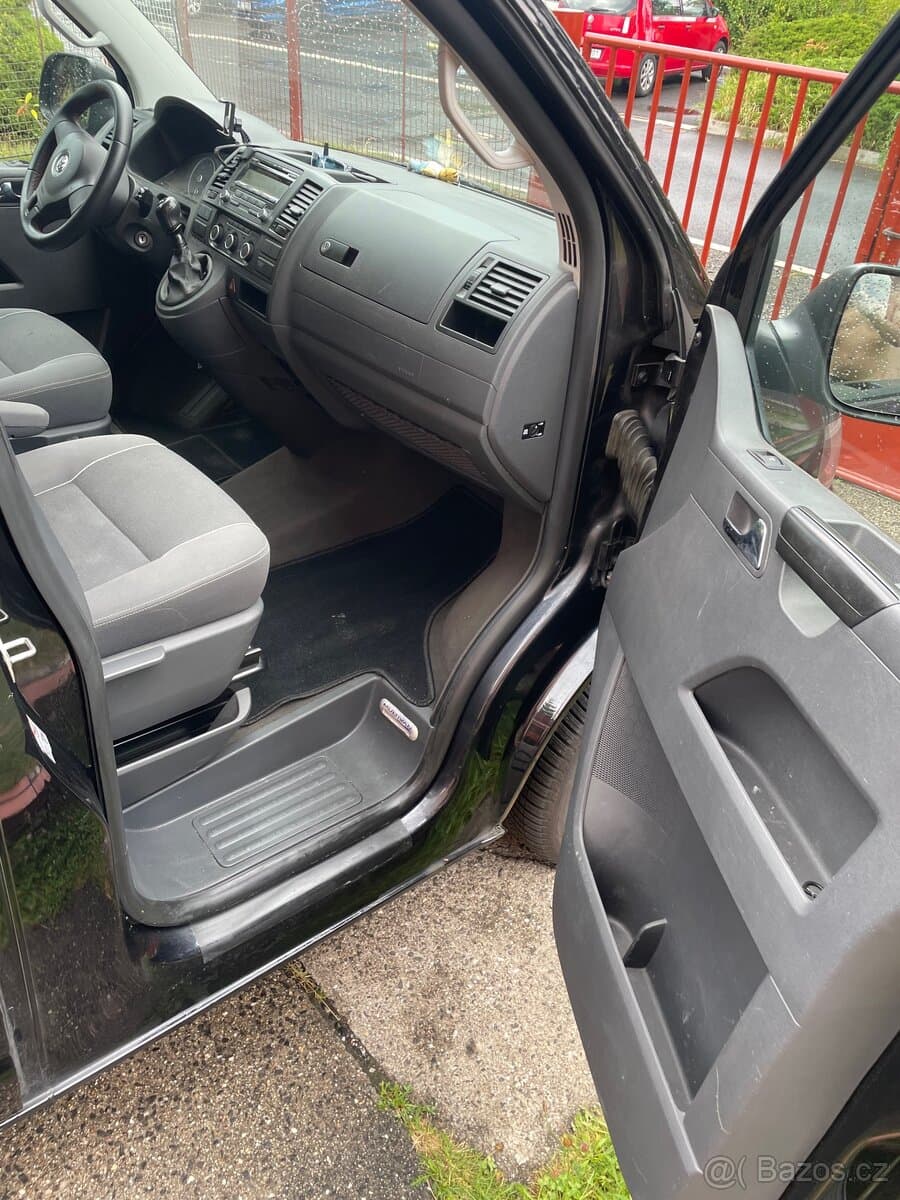 2011 Volkswagen MULTIVAN - 8