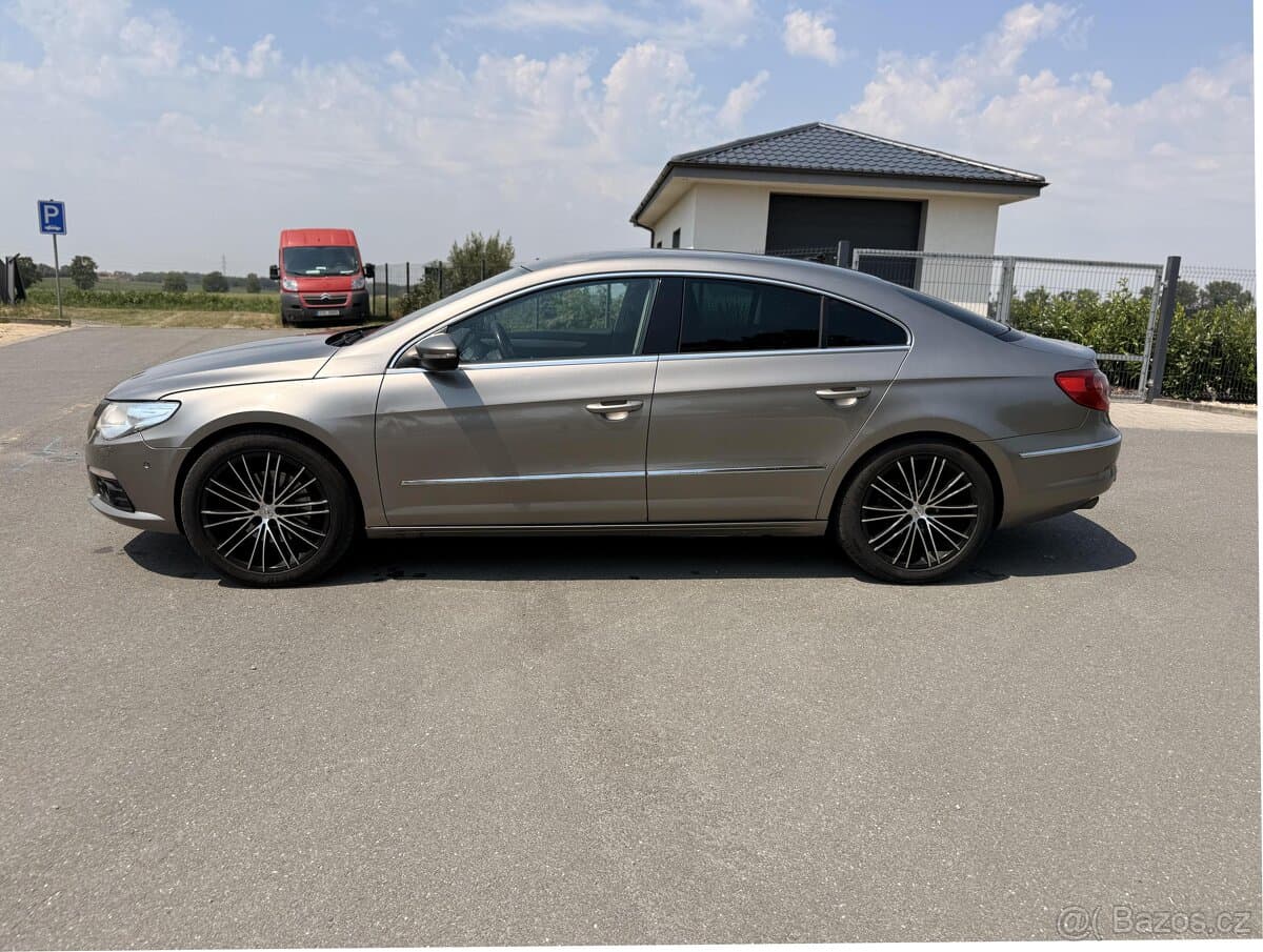 2010 Volkswagen PASSAT CC - 8