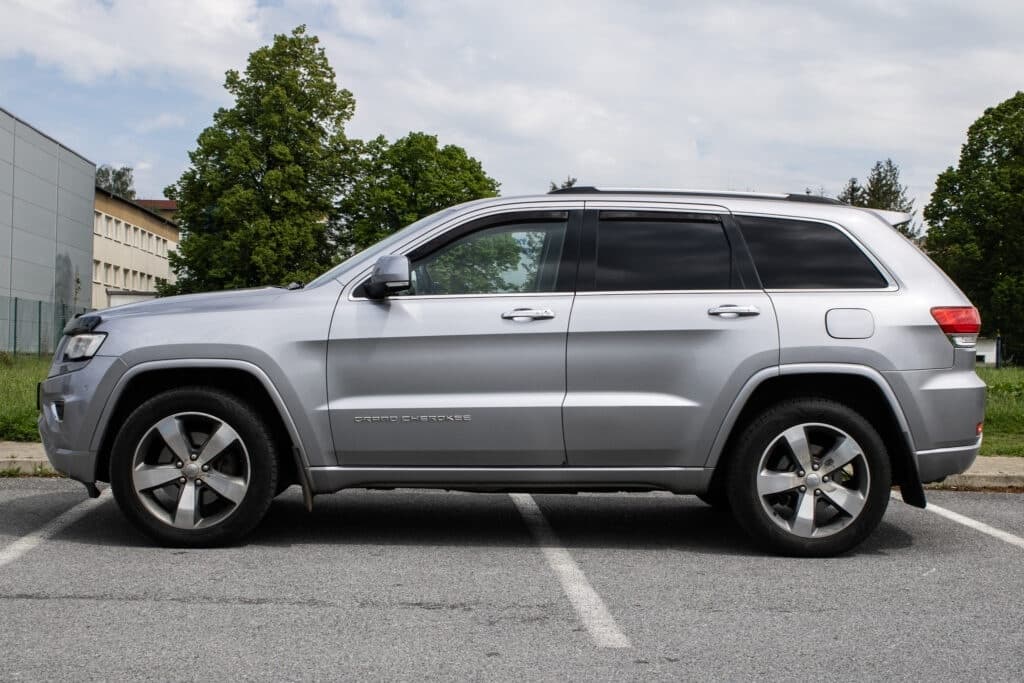 2015 Jeep CHEROKEE - 8