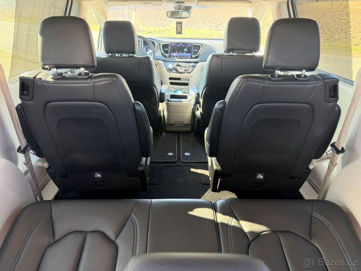 Chrysler PACIFICA - 8
