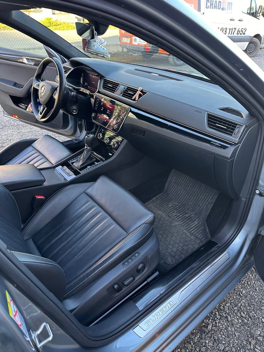 2020 Škoda SUPERB - 8