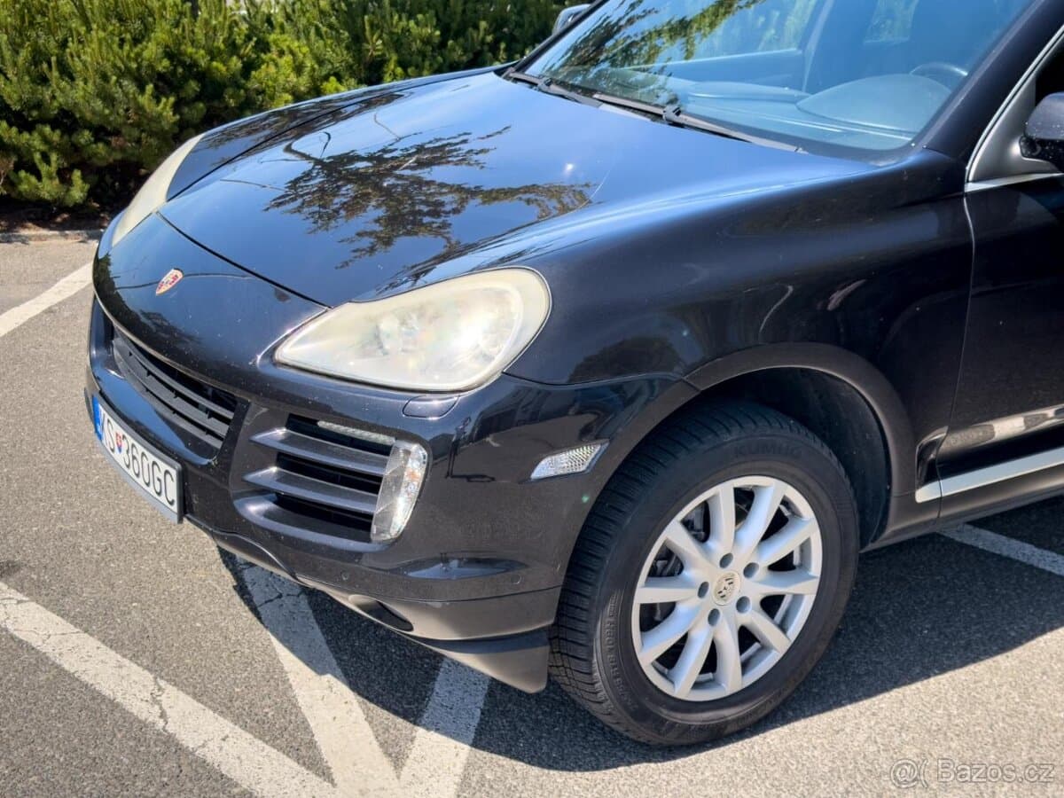 2010 Porsche CAYENNE - 8