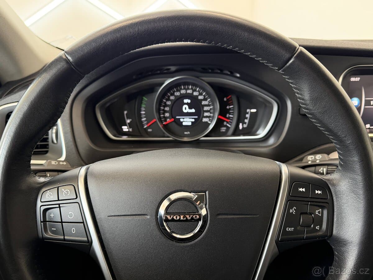 2019 Volvo V40 - 8