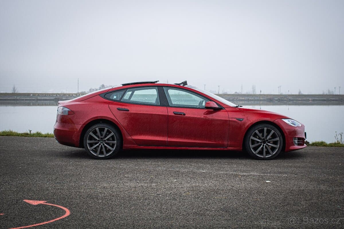 2016 Tesla MODEL S - 8