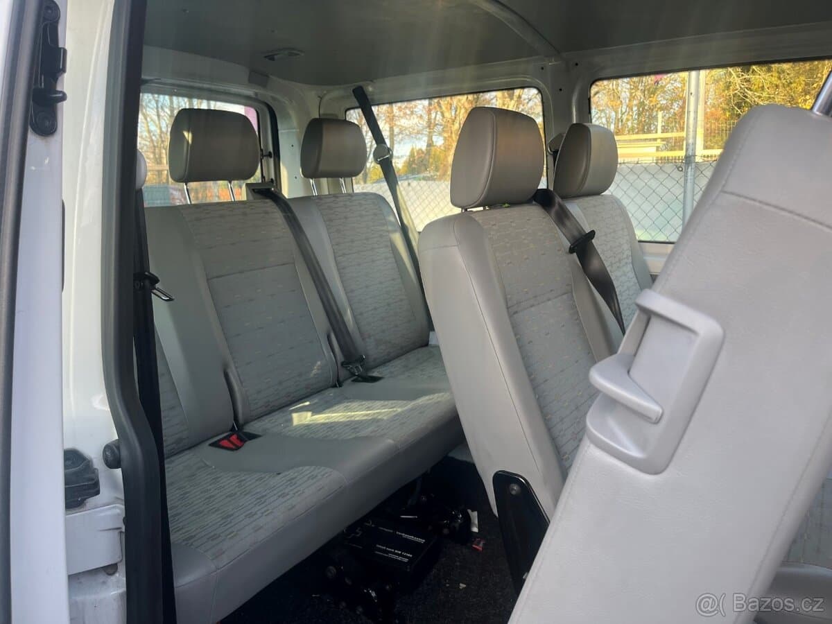 2011 Volkswagen TRANSPORTER - 8