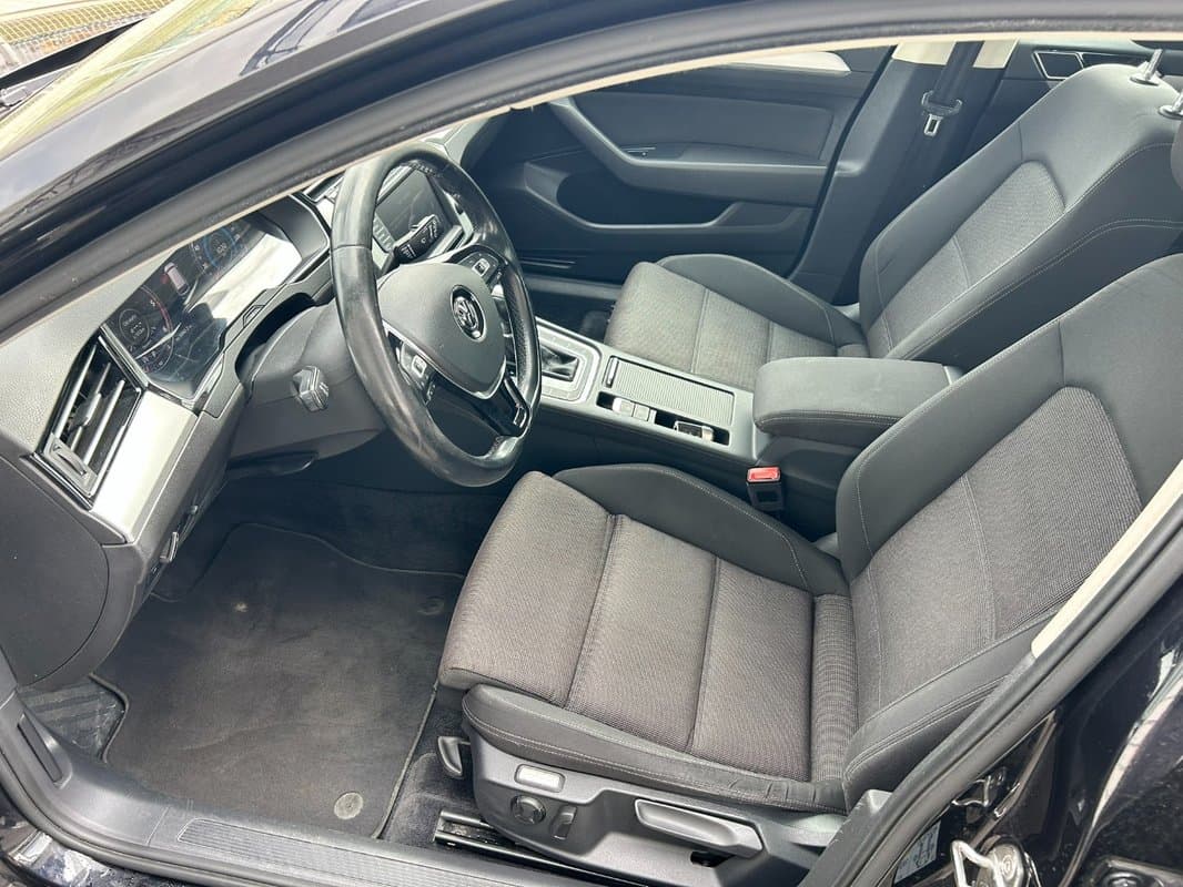 2015 Volkswagen PASSAT - 8
