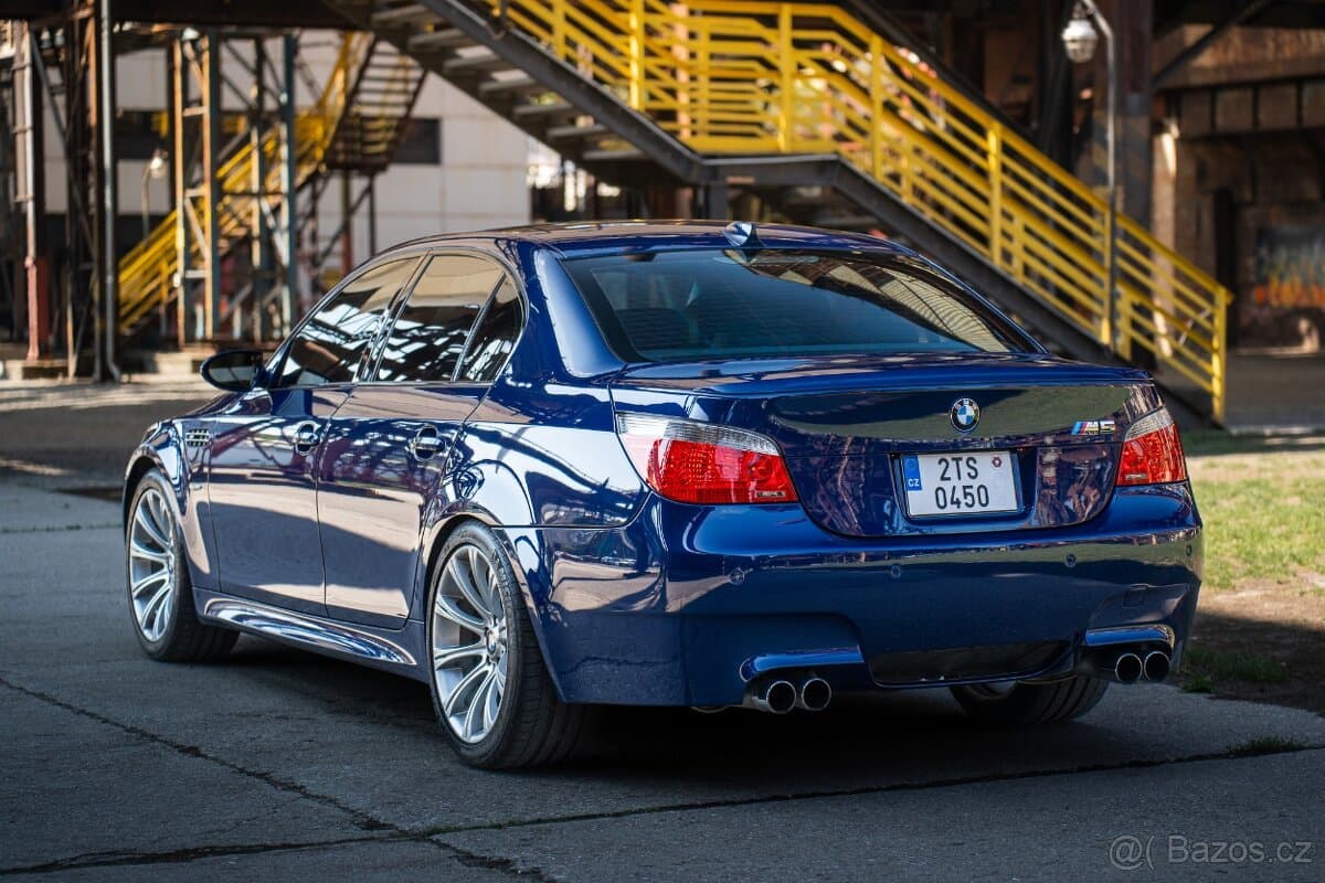 2005 BMW M5 - 8