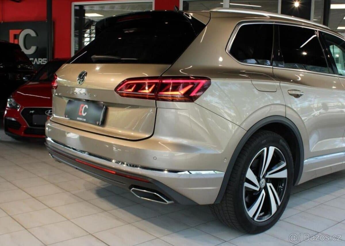 2018 Volkswagen TOUAREG - 8