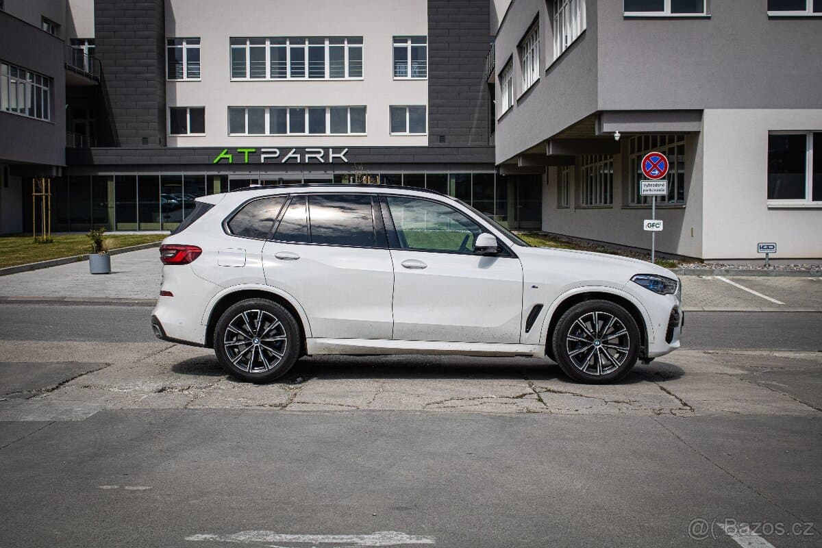 2020 BMW X5 - 8