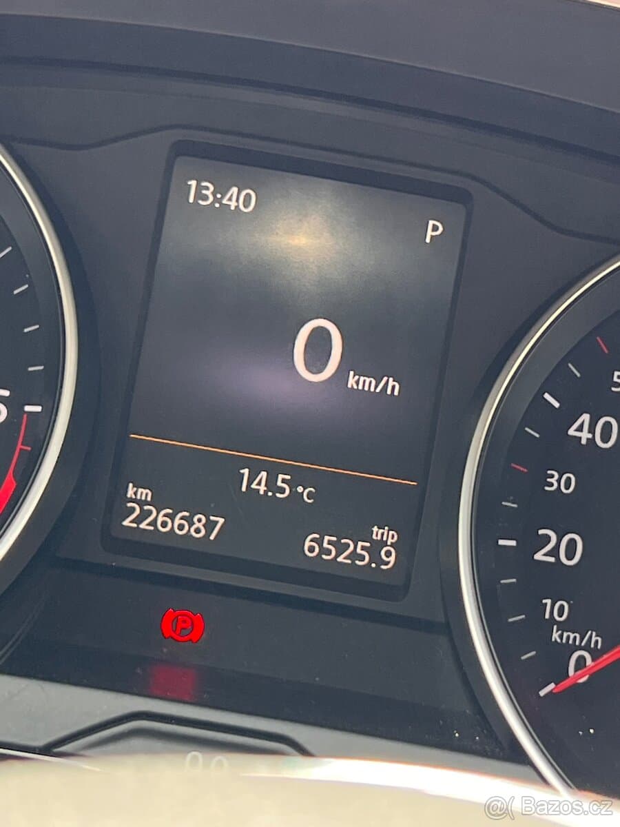 2015 Volkswagen PASSAT - 8