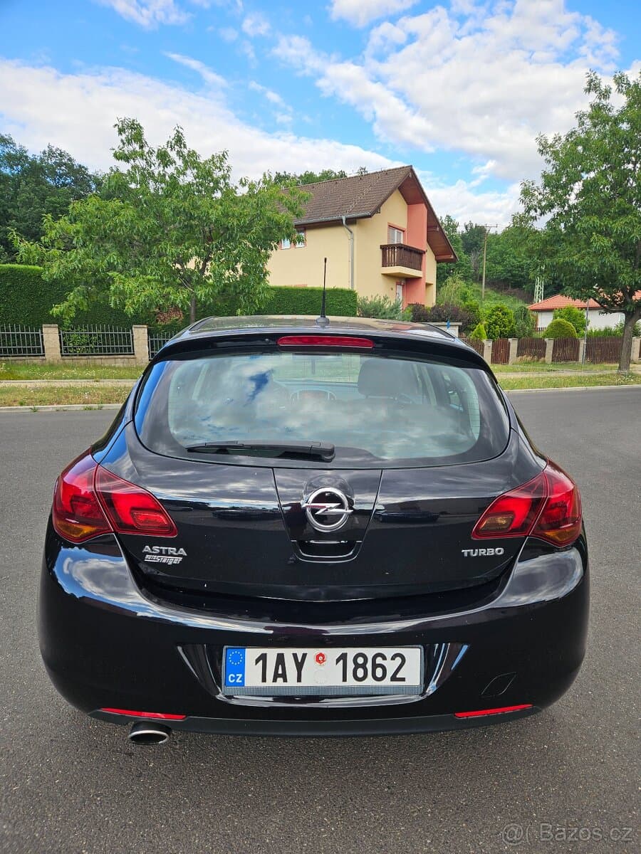 2010 Opel ASTRA - 8